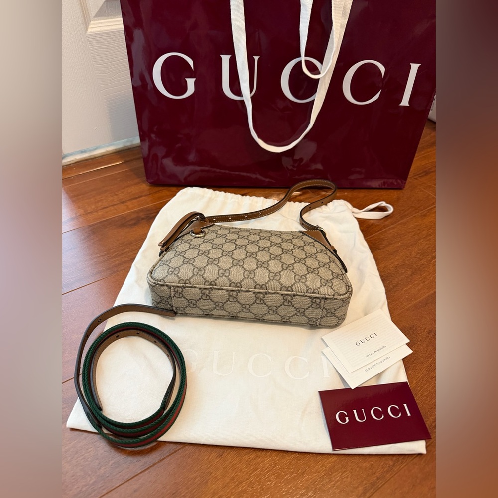 Gucci Shoulder bag GG Emblem
Small